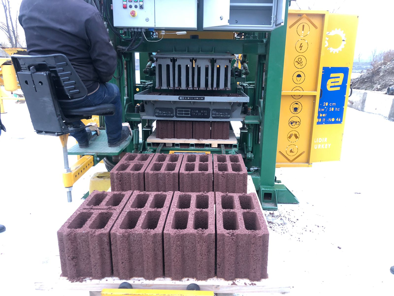 Machine a parpaing VESS ECO 4.1
